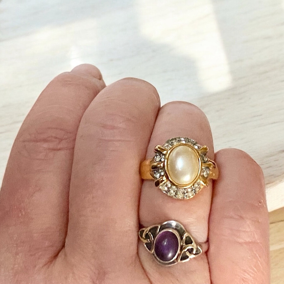 Vintage Vendome Crystal Faux Pearl Ring, Jewelry, Goldtone, Size 8 - Picture 6 of 8